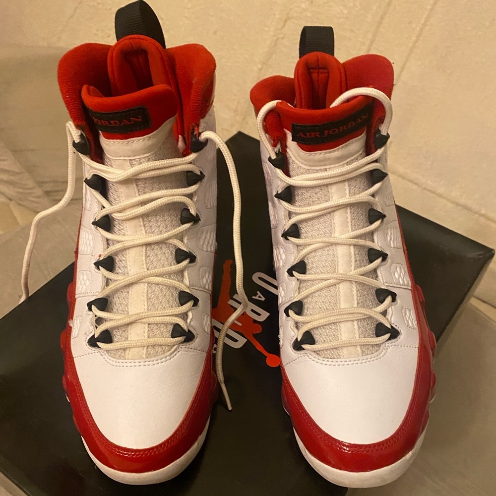 AIR JORDAN